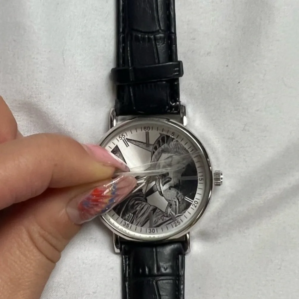 Vintage Statue of Liberty souvenir watch still has plastic shield on front